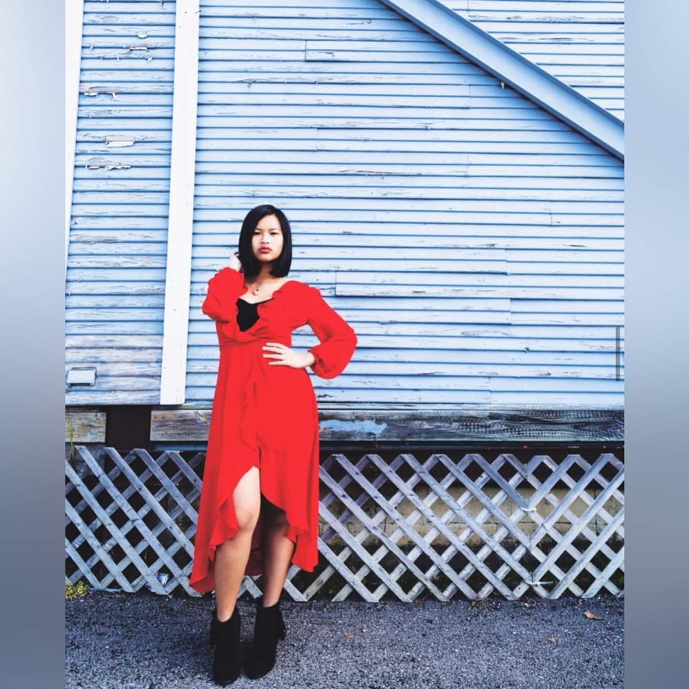SMALL FOREVER 21 RED WRAP DRESS + RUFFLES